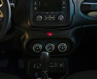 Jeep Renegade 2016 na voljo za najem v v Batumiju, z omejitvijo prevoženih kilometrov neomejeno.