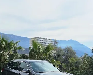 Aluguel de carro BMW X1 2021 no Montenegro, com ✓ combustível Gasóleo e 150 cavalos de potência ➤ A partir de 49 EUR por dia.