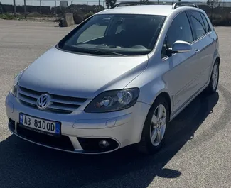Prenájom auta Volkswagen Golf Plus 2010 v v Albánsku, s vlastnosťami ✓ palivo Diesel a výkon 105 koní ➤ Od 18 EUR za deň.