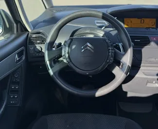 Motor Diesel 2,0L Citroen C4 Grand Picasso 2010 na prenájom v v meste Durres.