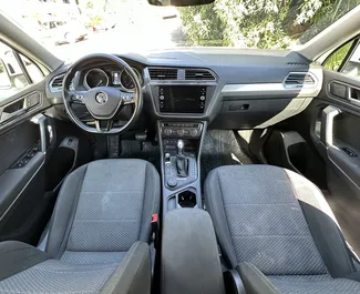 Alquiler de Volkswagen Tiguan. Coche Confort, Cruce para alquilar en Montenegro ✓ Depósito de 300 EUR ✓ opciones de seguro TPL, En el extranjero.