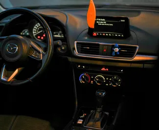 Mazda 3 2018 disponível para alugar em Tbilisi, com limite de quilometragem de ilimitado.