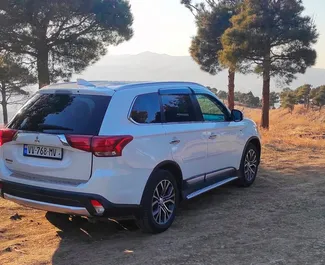 조지아에서에서 대여하는 Mitsubishi Outlander Xl 2019 차량, 특징: ✓하이브리드 연료 및 250마력 ➤ 하루 104 GEL부터 시작.