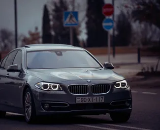 Aluguel de BMW 528i. Carro Premium para Alugar no Azerbaijão ✓ Depósito de 300 AZN ✓ Opções de seguro: TPL, CDW.