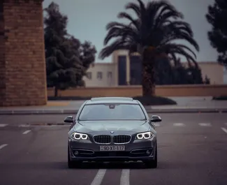 Aluguel de Carro BMW 528i #12940 com transmissão Automático em Baku, equipado com motor 2,0L ➤ De Kamran no Azerbaijão.