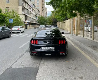Aluguel de carro Ford Mustang Coupe 2018 no Azerbaijão, com ✓ combustível Gasolina e 354 cavalos de potência ➤ A partir de 105 AZN por dia.