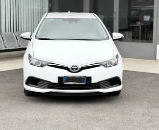 Aluguel de Carro Toyota Auris #12960 com transmissão Automático em Alicante, equipado com motor 1,8L ➤ De Dmytro em Espanha.