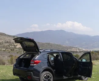 Bensin 2,0L-motoren til Subaru Crosstrek 2022 for utleie i Tbilisi.