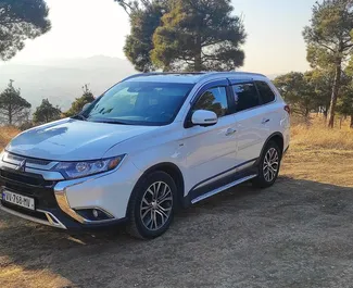 3.0L 엔진이 장착된 트빌리시에서의 Mitsubishi Outlander Xl #9706 자동 차량 대여 ➤ Grigol 조지아에서에서 제공.
