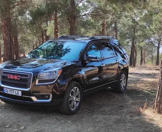 Přední pohled na pronájem GMC Acadia v Tbilisi, Georgia ✓ Auto č. 11794. ✓ Převodovka Automatické TM ✓ Recenze 0.