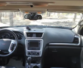 GMC Acadia 2016 k dispozici k pronájmu v Tbilisi, s omezením ujetých kilometrů neomezené.