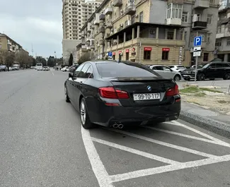 تأجير سيارة BMW 520d رقم 12935 بناقل حركة أوتوماتيكي في في باكو، مجهزة بمحرك 2,0 لتر ➤ من كامران في في أذربيجان.