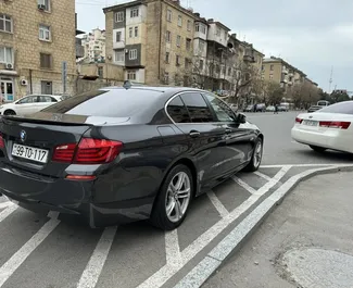تأجير سيارة BMW 520d 2014 في في أذربيجان، تتميز بـ ✓ وقود الديزل وقوة 198 حصان ➤ بدءًا من 90 AZN يوميًا.