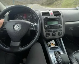 Ενοικίαση Volkswagen Golf 5. Αυτοκίνητο Οικονομική, Άνεση προς ενοικίαση στην Αλβανία ✓ Χωρίς κατάθεση ✓ Επιλογές ασφάλισης: TPL, Στο εξωτερικό.
