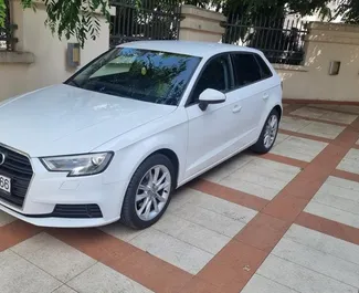 Vista frontal de um aluguel Audi A3 em Budva, Montenegro ✓ Carro #12977. ✓ Transmissão Automático TM ✓ 0 avaliações.