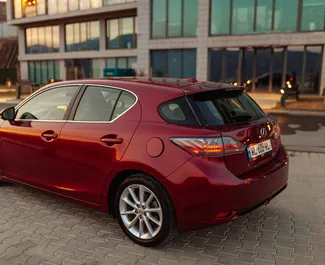 Bilutleie av Lexus CT200H 2012 i i Georgia, inkluderer ✓ Bensin drivstoff og 99 hestekrefter ➤ Starter fra 113 GEL per dag.
