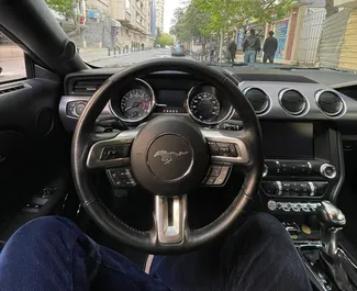 Aluguel de Carro Ford Mustang Coupe #12943 com transmissão Automático em Baku, equipado com motor 2,3L ➤ De Kamran no Azerbaijão.