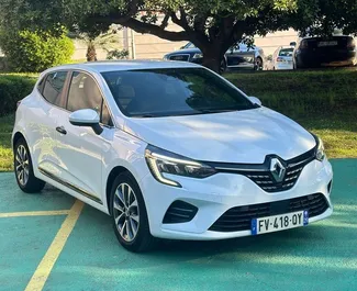 Přední pohled na pronájem Renault Clio 5 v Rafailovici, Černá Hora ✓ Auto č. 13036. ✓ Převodovka Automatické TM ✓ Recenze 0.