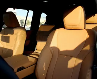 Lexus LX570 – автомобиль категории Премиум, Люкс, Кроссовер напрокат в ОАЭ ✓ Депозит 2500 AED ✓ Страхование: ОСАГО.