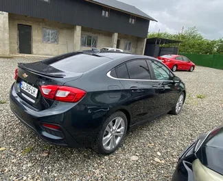 Chevrolet Cruze rent. Mugavus auto rentimiseks Gruusias ✓ Tagatisraha 300 GEL ✓ Kindlustuse valikud: TPL, CDW, SCDW, FDW, Vargus, Välismaal.