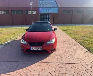 Frontvisning af en udlejnings SEAT Leon i Budva, Montenegro ✓ Bil #13575. ✓ Automatisk TM ✓ 0 anmeldelser.