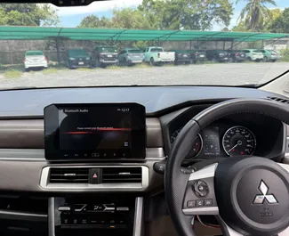 Motor Benzín 1,5L Mitsubishi Xpander 2024 k pronájmu na letišti Samui.