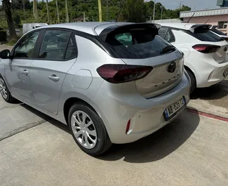 Opel Corsa 租赁。在 在阿尔巴尼亚 出租的 经济 汽车 ✓ Without Deposit ✓ 提供 TPL, CDW, FDW, Theft, Abroad 保险选项。