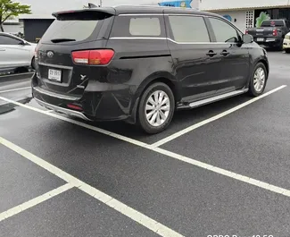 Utleie av Kia Carnival. Komfort, Crossover, Minivan bil til leie i Thailand ✓ Depositum på 20000 THB ✓ Forsikringsalternativer: TPL, SCDW, FDW, Ung.