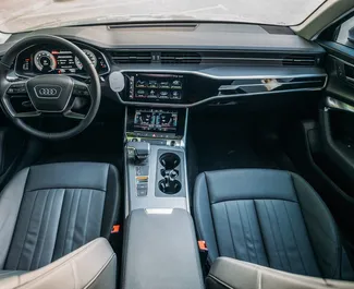Audi A6 2023 con sistema de Tracción en las cuatro ruedas, disponible en Dubai.