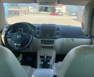 Volkswagen Tiguan 대여. 알바니아에서에서 대여 가능한 편안함, 크로스오버 차량 ✓ 보증금 없음 ✓ TPL, CDW, FDW, 도난, 해외 보험 옵션.