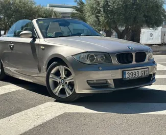 Přední pohled na pronájem BMW 120d Cabrio v Alicante, Španělsko ✓ Auto č. 13439. ✓ Převodovka Automatické TM ✓ Recenze 0.