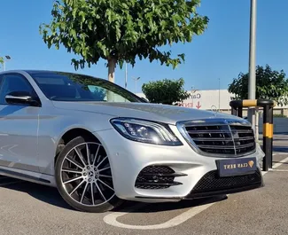 Frontvisning av en leiebil Mercedes-Benz S350 i Alicante, Spania ✓ Bil #13567. ✓ Automatisk TM ✓ 0 anmeldelser.