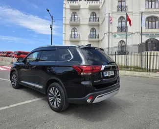 Uthyrning av Mitsubishi Outlander Xl. Komfort, Crossover bil för uthyrning i Georgien ✓ Utan deposition ✓ Försäkringsalternativ: TPL, CDW, FDW, Passagerare, Stöld.