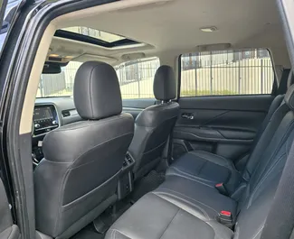 Mitsubishi Outlander Xl 2020 tillgänglig för uthyrning i Tbilisi, med en körsträckegräns på obegränsad.