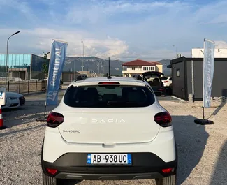 Dacia Sandero Stepway 2025 的 Petrol 1.0L 发动机，在 地拉那机场 出租。