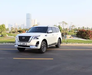Bensin 5,0L-motoren til Nissan Patrol 2023 for utleie i Dubai.