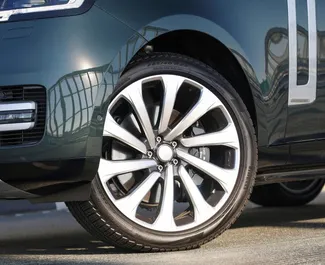 Bensin 3,0L-motoren til Land Rover Range Rover 2024 for utleie i Dubai.