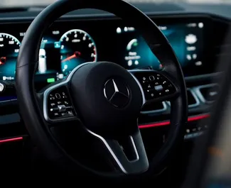 Benzin 3,0L motor af Mercedes-Benz GLS-Class 2021 til udlejning i Dubai.
