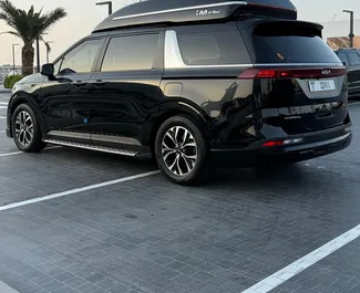Motor Gasolina de 3,5L de Kia Carnival 2022 para alquilar en en Dubai.