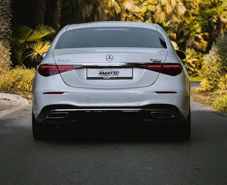 Alquiler de coches Mercedes-Benz S500 2021 en los EAU, con ✓ combustible de Gasolina y 435 caballos de fuerza ➤ Desde 1200 AED por día.