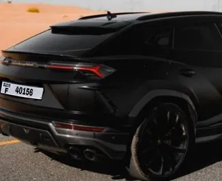 Bilutleie av Lamborghini Urus 2023 i i De Forente Arabiske Emirater, inkluderer ✓ Bensin drivstoff og 641 hestekrefter ➤ Starter fra 2435 AED per dag.