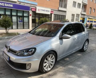 Vuokra-auton etunäkymä Volkswagen Golf 6 Tiranassa, Albania ✓ Auto #13930. ✓ Vaihteisto Automaattinen TM ✓ Arvostelut 0.