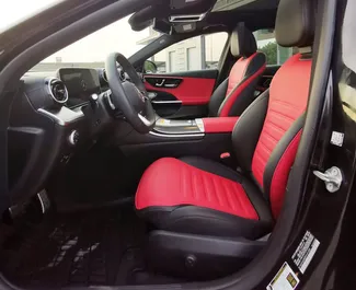 Motor Gasolina de 4,0L de Mercedes-Benz C-Class 2024 para alquilar en en Dubai.