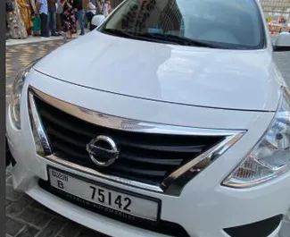 Framvy av en hyrbil Nissan Sunny i Dubai, Förenade Arabemiraten ✓ Bil #13680. ✓ Växellåda Automatisk TM ✓ 0 recensioner.