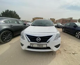 Bensin 1,5L motor i Nissan Sunny 2024 för uthyrning i Dubai.