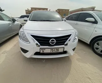Uthyrning av Nissan Sunny. Ekonomi, Komfort bil för uthyrning i Förenade Arabemiraten ✓ Deposition 500 AED ✓ Försäkringsalternativ: TPL, SCDW, Stöld.