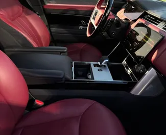 Land Rover Range Rover 2024 k dispozici k pronájmu v Dubaji, s omezením ujetých kilometrů neomezené.