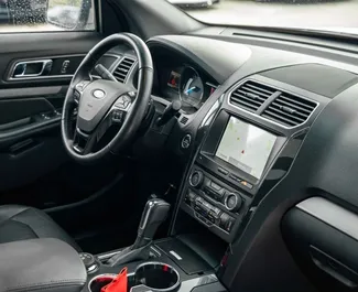 Ford Explorer 2020 搭载 All wheel drive 系统，在第比利斯 可用。