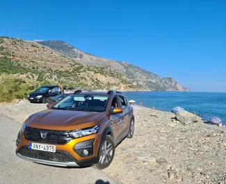在 在希腊 租赁 Dacia Sandero 2022 汽车，特点包括 ✓ 使用 Petrol 燃料和 91 马力 ➤ 起价 37 EUR 每天。