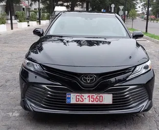 2.5L 엔진이 장착된 쿠타이시에서의 Toyota Camry #14410 자동 차량 대여 ➤ Akaki 조지아에서에서 제공.